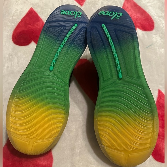 New Clove Limited Edition Healthcare Unisex Lunar Fade Shoes - Picture 9 of 13